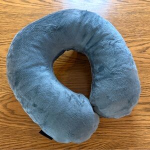 Pureny Inflatable Travel Neck Pillow, NWOT